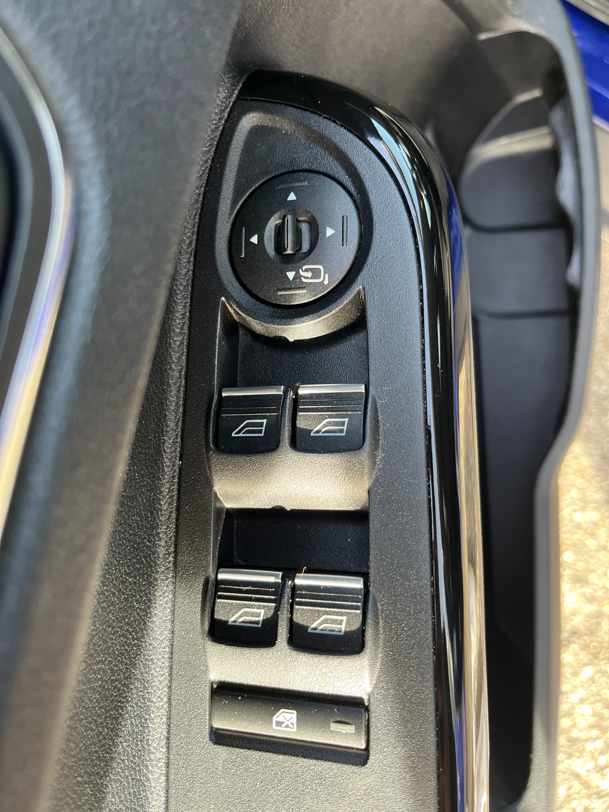 Ford BMAX 1.0 125ch TITANIUM, CAMERA, GPS, SIEGES CHAUFFANT, RADAR AVANT/ARRIERE