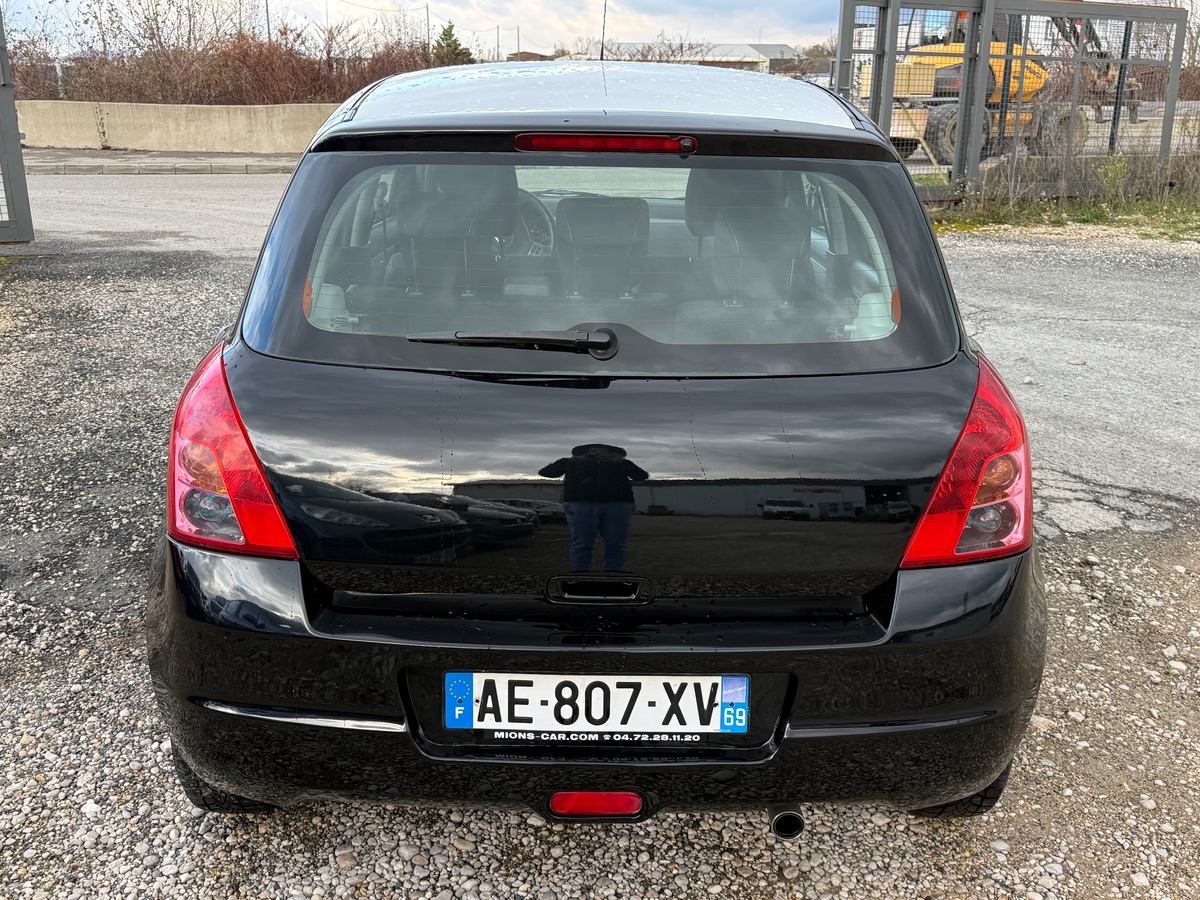 Suzuki Swift 1.3i 92CH EMBRAYAGE NEUF PARFAITE ÉTAT