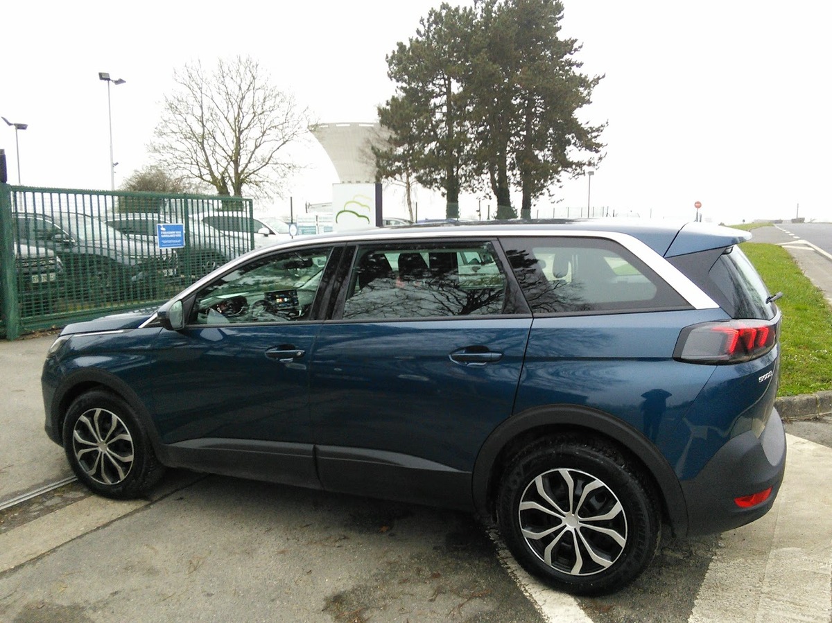 Peugeot 5008 1.5 BleuHDI EAT8 130 ACTIVE PACK 7 PLACES - Première main