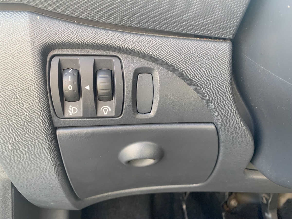 RENAULT Twingo 75 chevaux | Life | Premiére MAIN | Climatisation | Roue secours | Ordinateur de bord