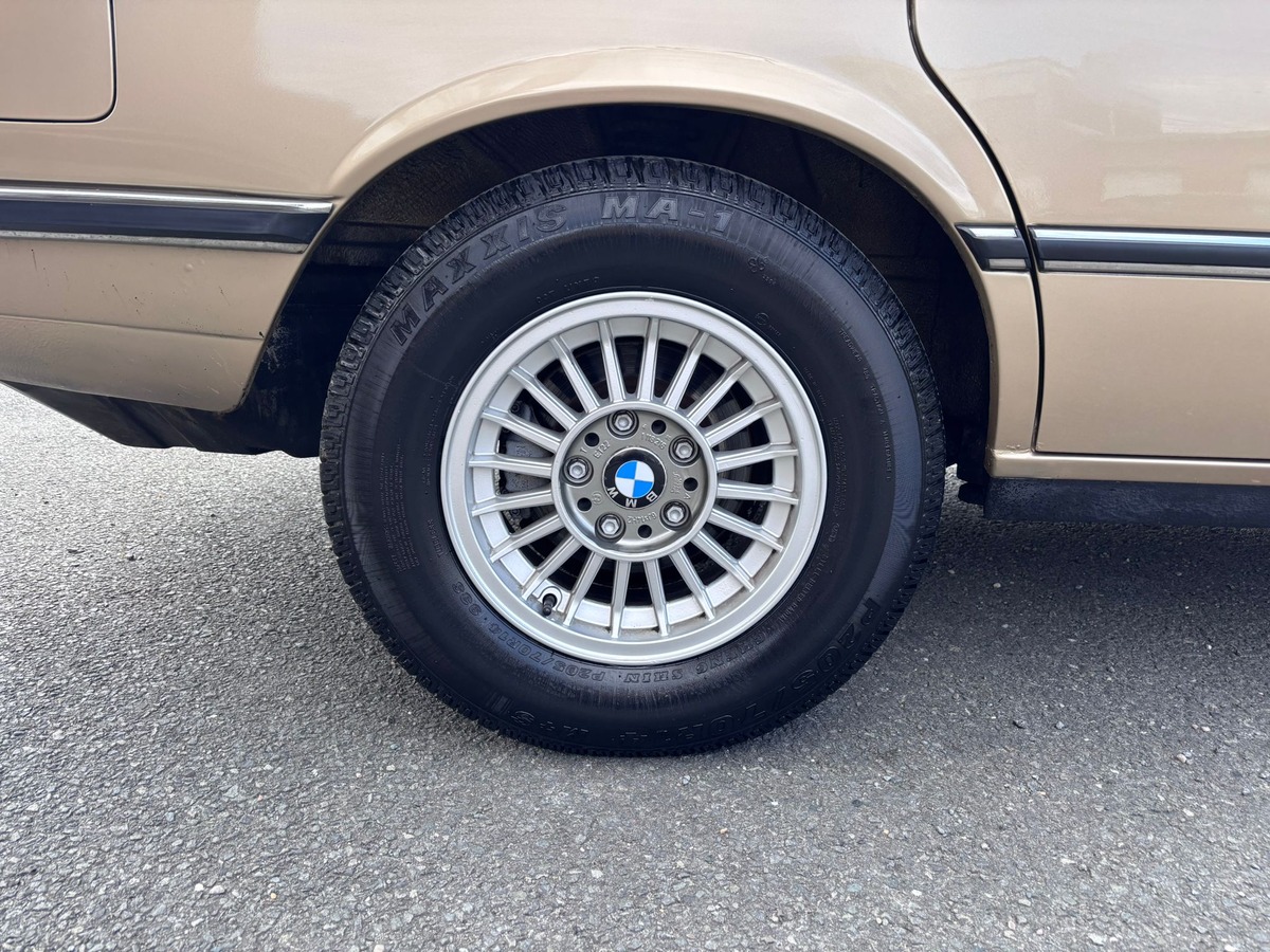 Bmw Série 5 E12 525 - Origine France - Kilométrage d'origine