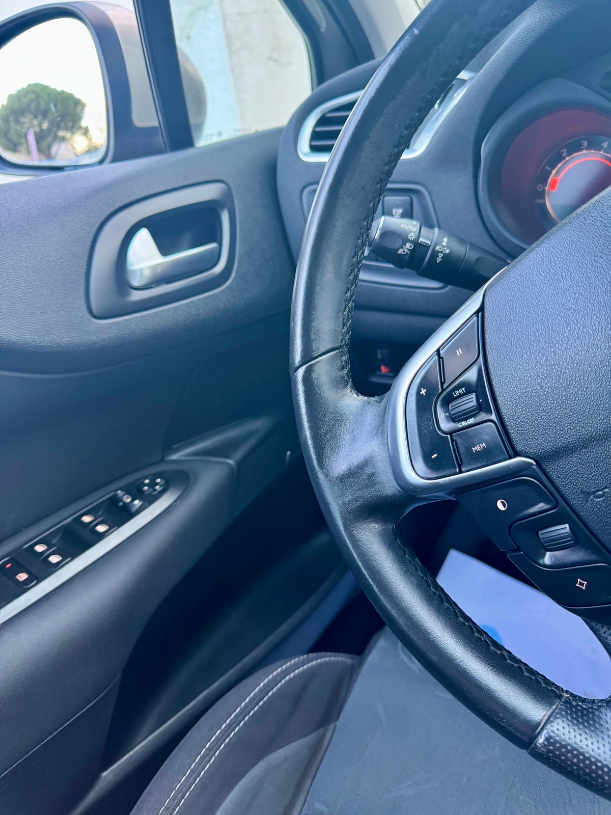 Citroën C4 (II) VTI 120 CV CONFORT SUIVI ENTRETIEN COMPLET