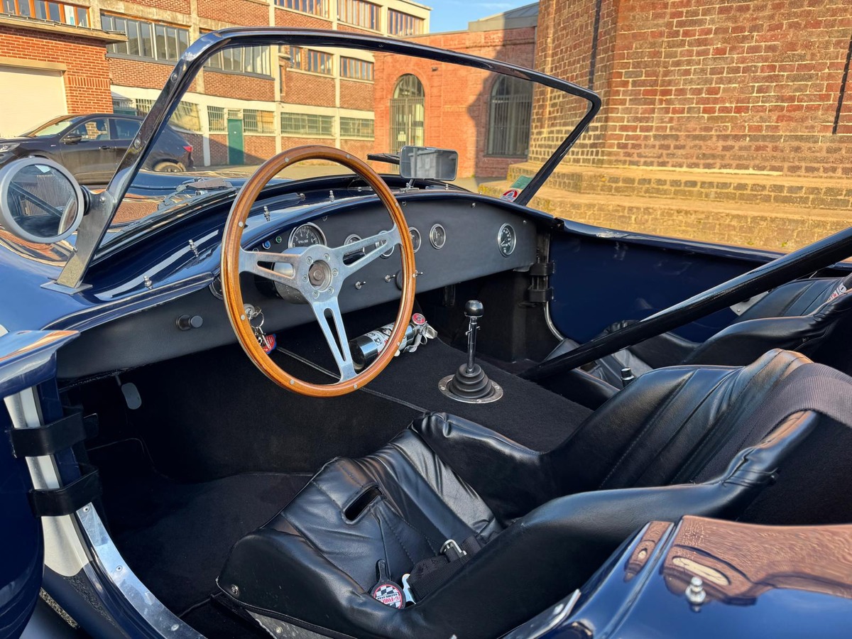 AC Cobra 289 FIA 6.4/390 Edelbrock 450cv - Restauré