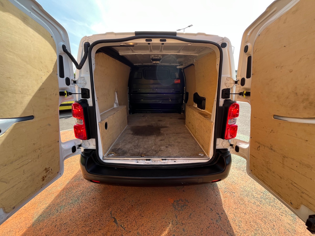 Citroën Jumpy III M 2.0 BlueHDi EAT8 180 DRIVER