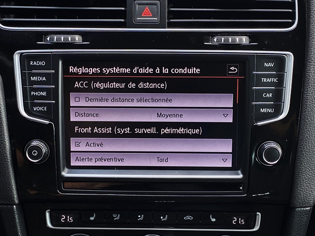 Volkswagen Golf VII 2.0 TSI 230ch GTI PERFORMANCE DSG6 5P / DCC / TO PANO / ACC / DYNAUDIO / CARPLAY