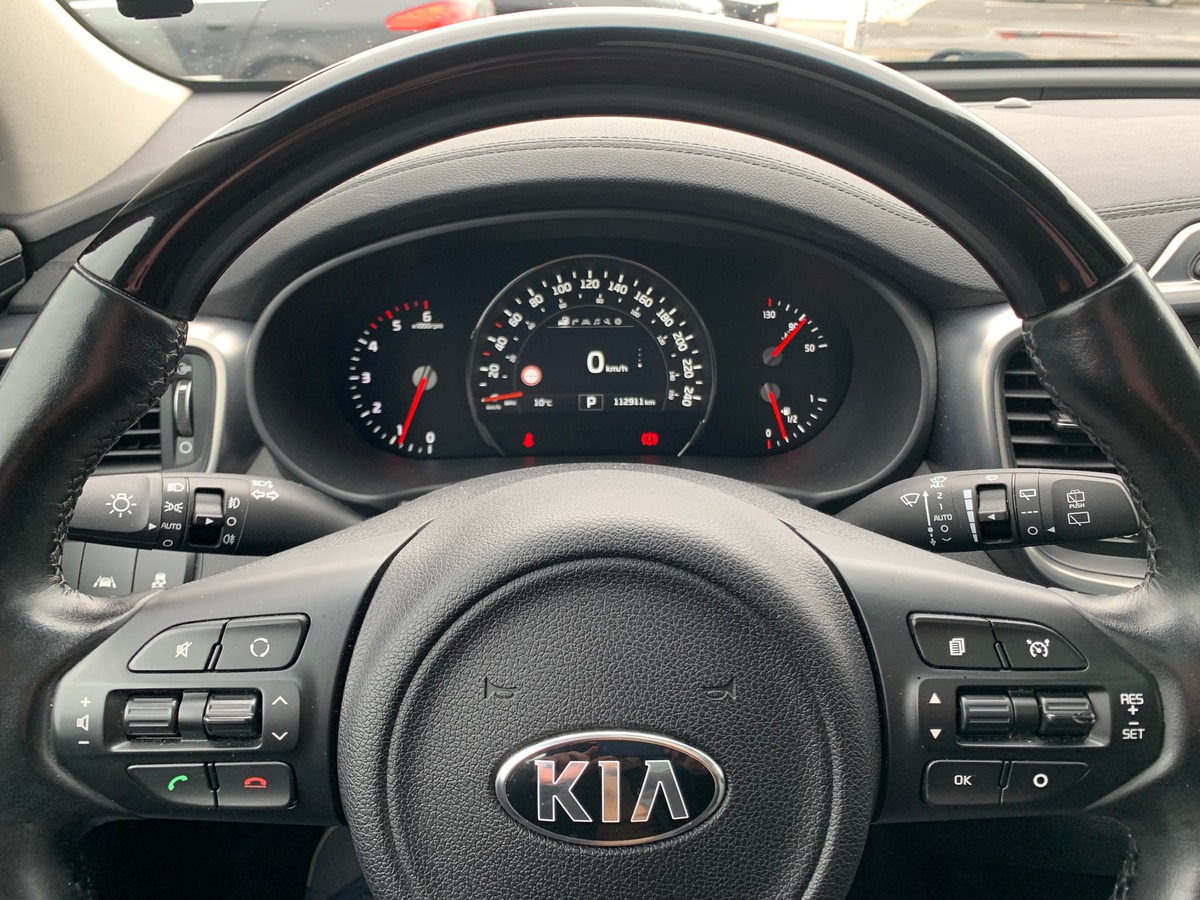 Kia Sorento 200 ch | Premium | 7 Places | AWD | Toit ouvrant panoramique | GPS | Régulateur vitesse