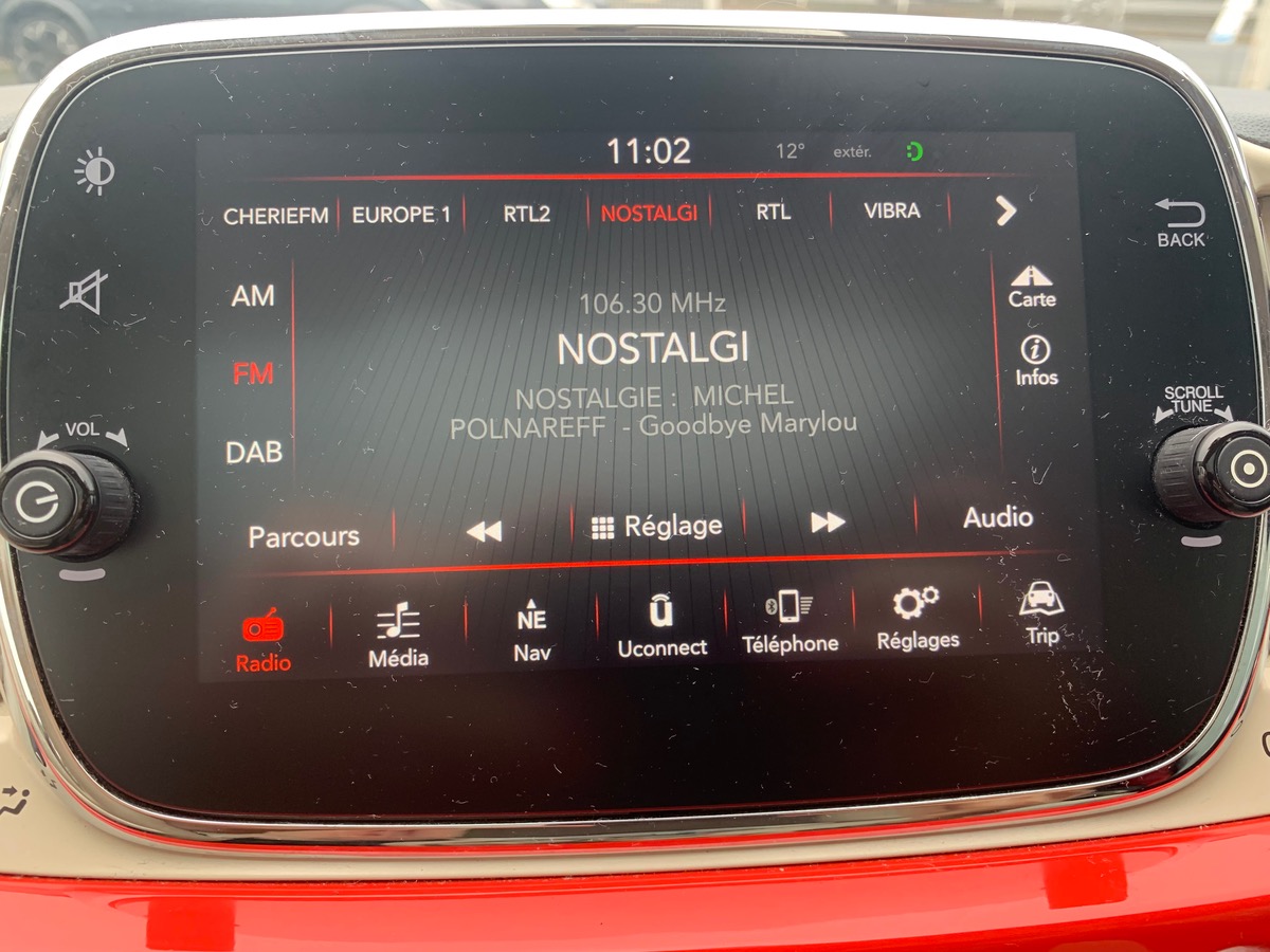 Fiat 500 85 ch | LOUNGE | Uconnect Radio 5" NAV LIVE | Radar de stationnement AR | Toit panoramique