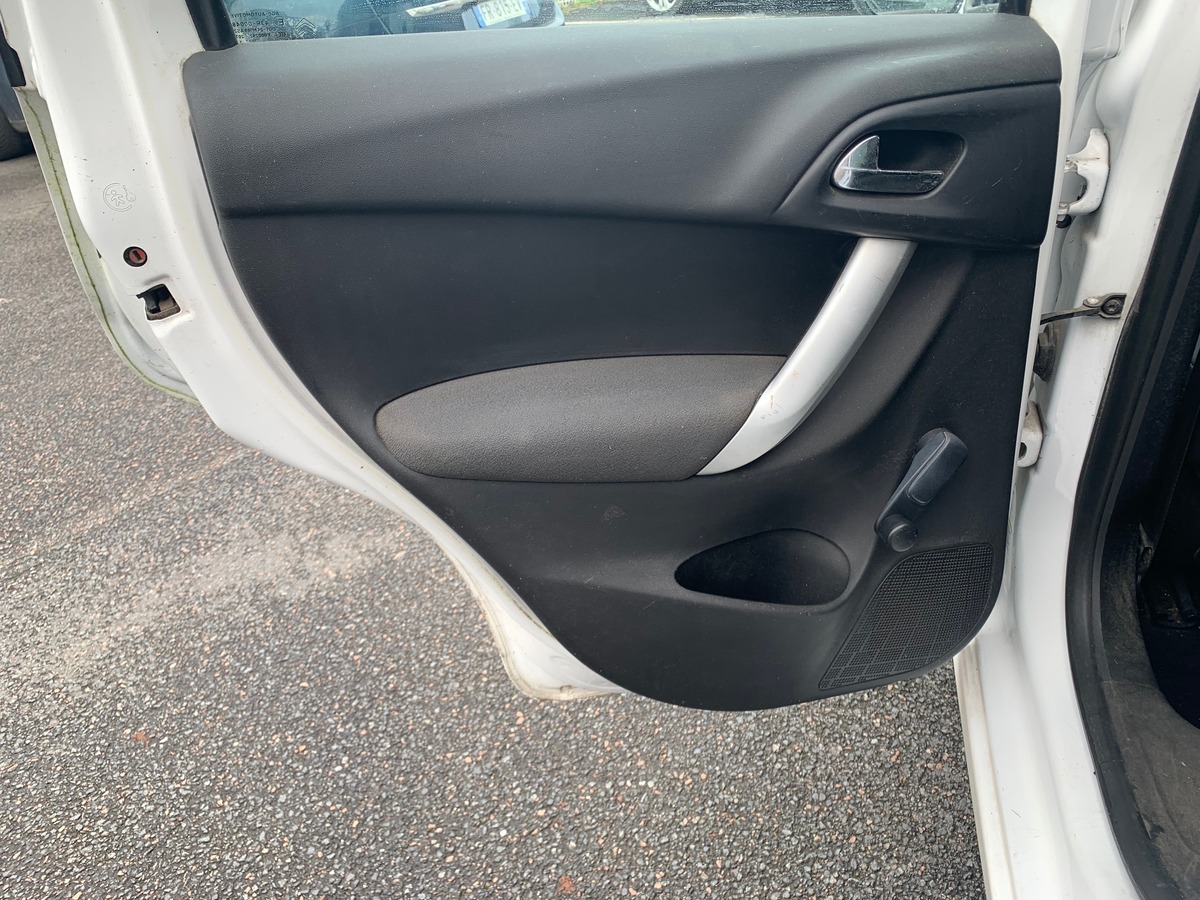 Citroën C3 68 ch | 2 Places | Régulateur de vitesse | Climatisation | Roue de secours homogène 15"