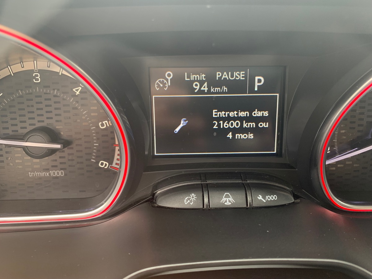 Peugeot 2008 GT LINE | 120 CHEVAUX | Caméra recul | Boite Automatique |  Garantie 20/12/2025