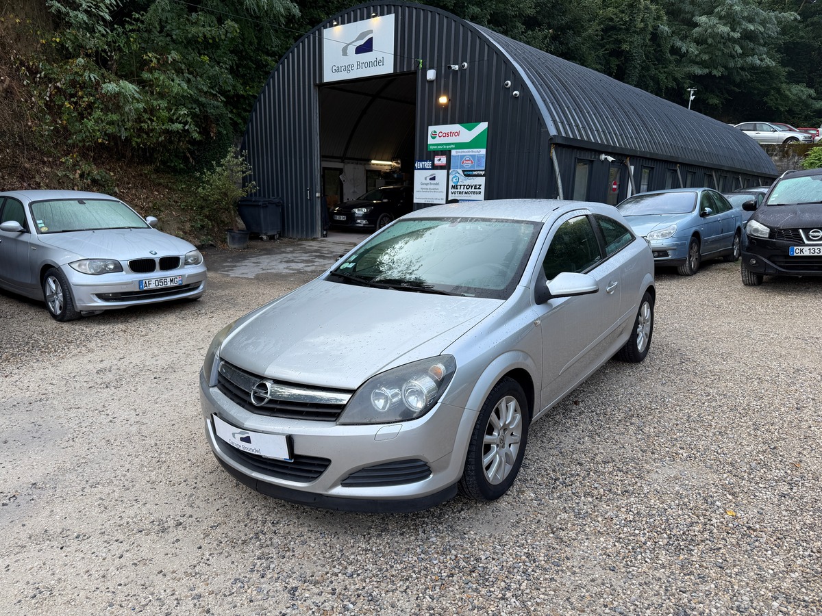 Opel Astra H GTC 1.6i 105cv Enjoy 3e main