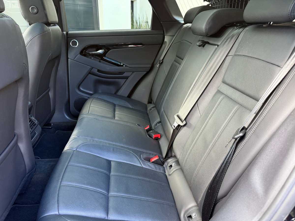 LAND ROVER EVOQUE P300E AWD DYNAMIC SE / TVA / 54683 KMS