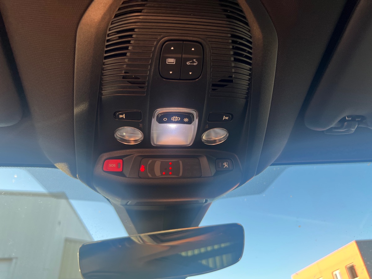 Peugeot 3008 HYbrid4 300cv GT EAT8, SUIVI COMPLET PEUGEOT, TOIT OUVRANT, SIEGES CHAUFFANTS/ MASSANTS