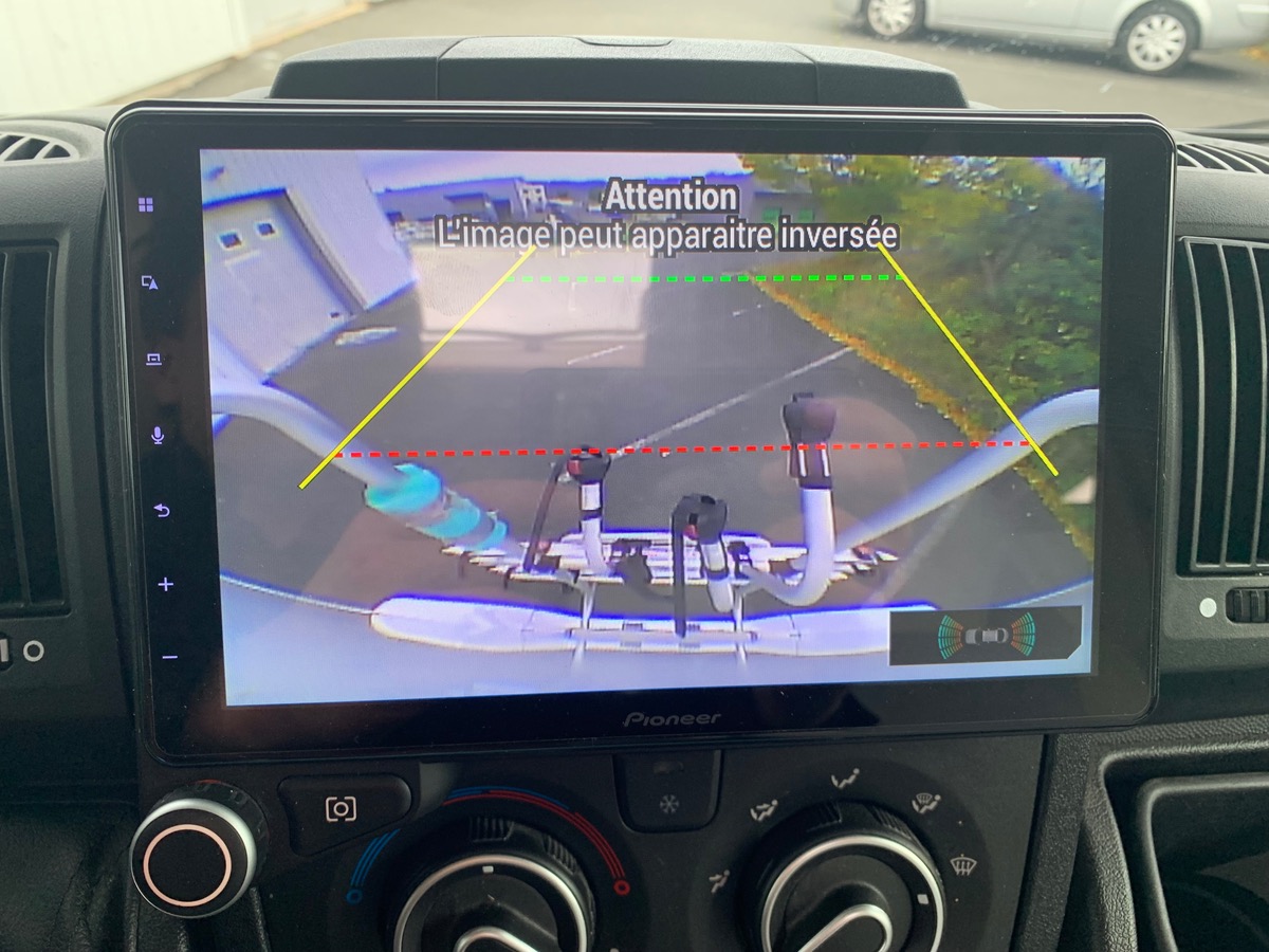 Capron A 140 ch | CAMERA DE RECUL |  LITS SUPPERPOSES | STORE EXTERIEUR | Climatisation manuelle