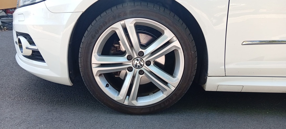 Volkswagen Passat CC 2.0 TDI 140ch Carat DSG6 Pack R line / Suivi d'entretien à jour