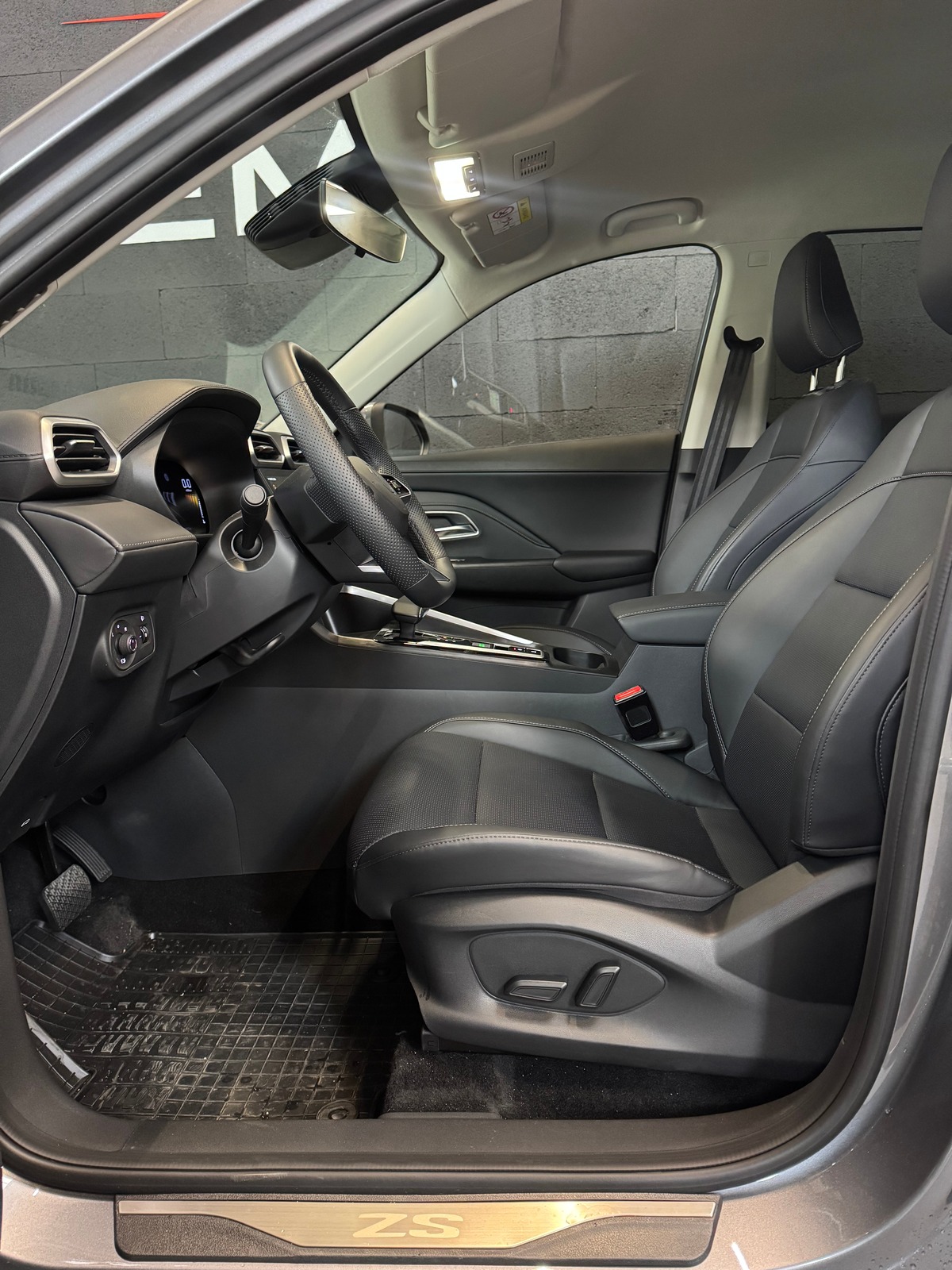 MG ZS 1.5 L Hybrid+ 197 ch Luxury