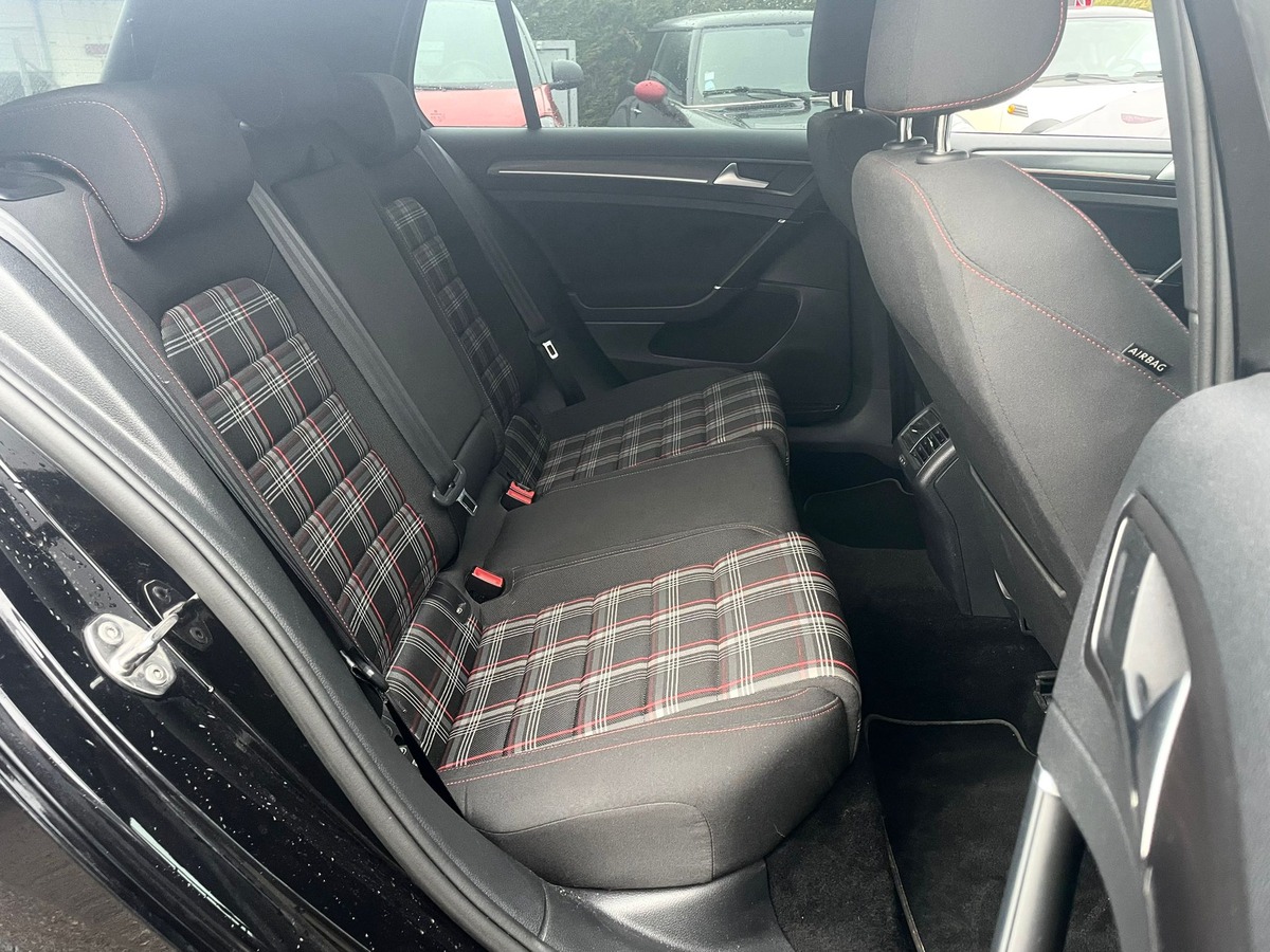 Volkswagen Golf 7.5 GTI PERFORMANCE 2.0 TSI 245  DSG7 5P