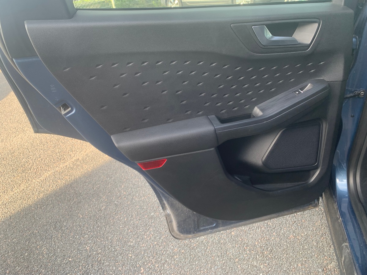 Ford Kuga 225 ch | 2.5 PHEV | Titanium | Apple car Play | Radar de stationnement avant et arriére