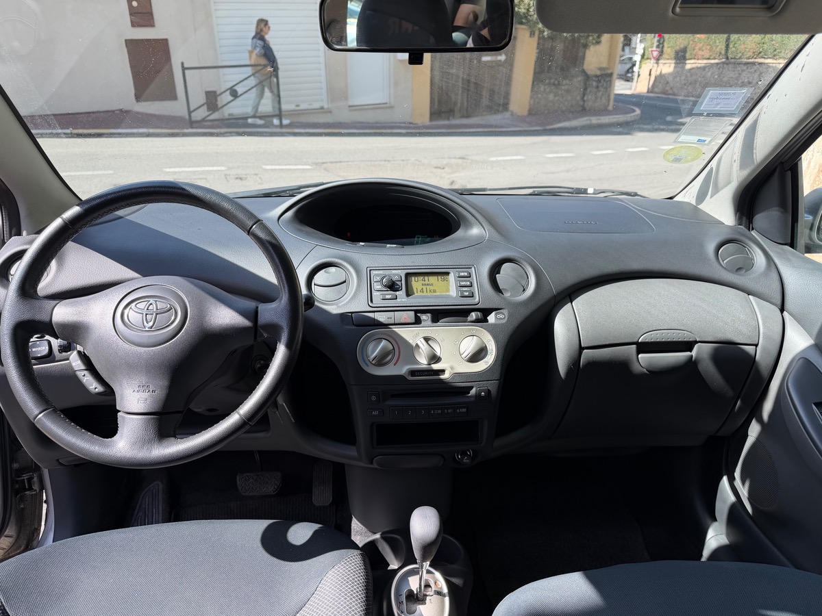Toyota Yaris VVTI 1.0 65 CV / Boîte auto / 1 er Main / KM réel