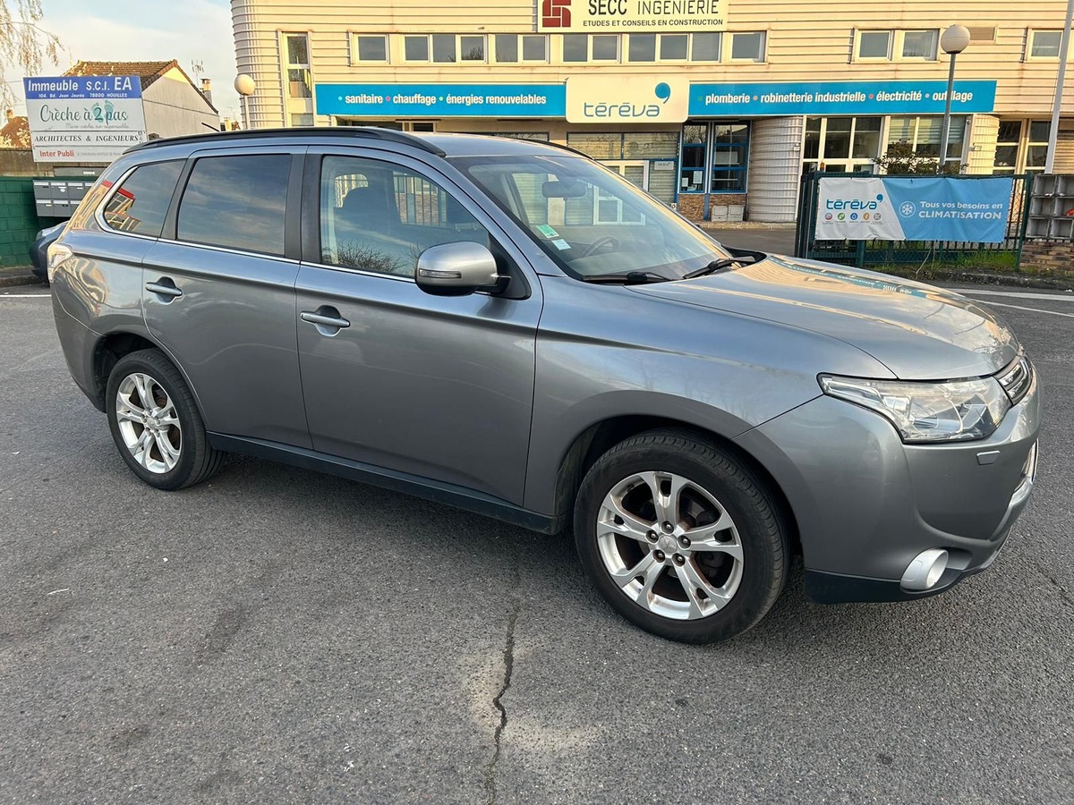 Mitsubishi Outlander 2.2 DI-D 150 CV 4WD 7 places 4XCBB 