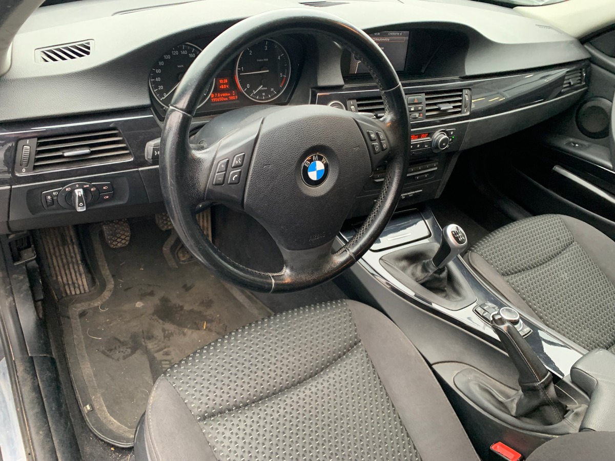 Bmw Série 3 Touring 184 ch | GPS | Radar de recul | Climatisation Auto | Jantes Alu 17"| Attelage