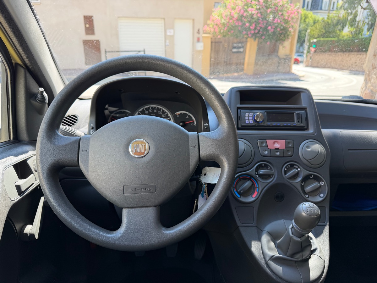 Fiat Panda 1.2 69 CV / 1 er Main / Km Réel / 5 Portes