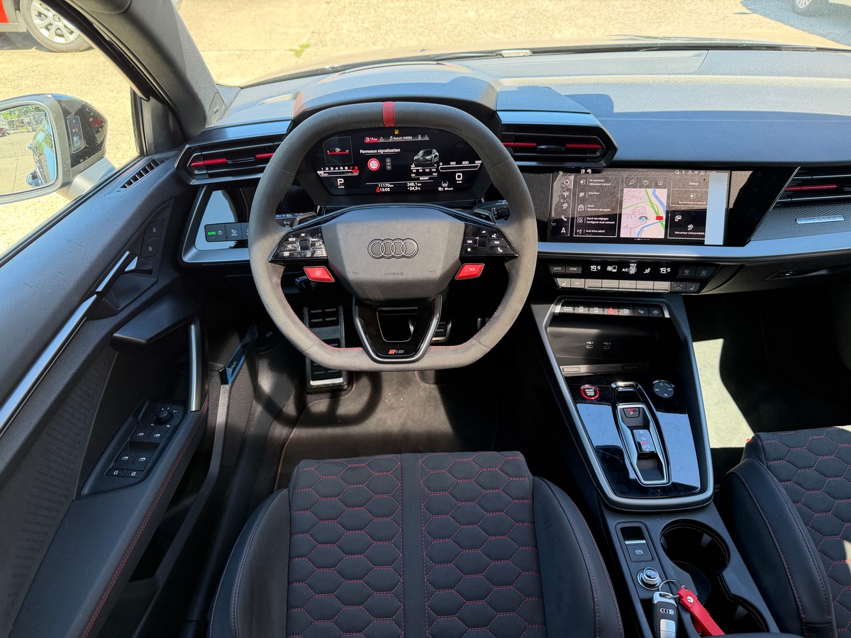 Audi RS3 Sportback 8Y2 Facelift 2.5 TFSI 400ch Quattro BAQUETS CARBONE / TOIT OUVRANT / SONOS 3D