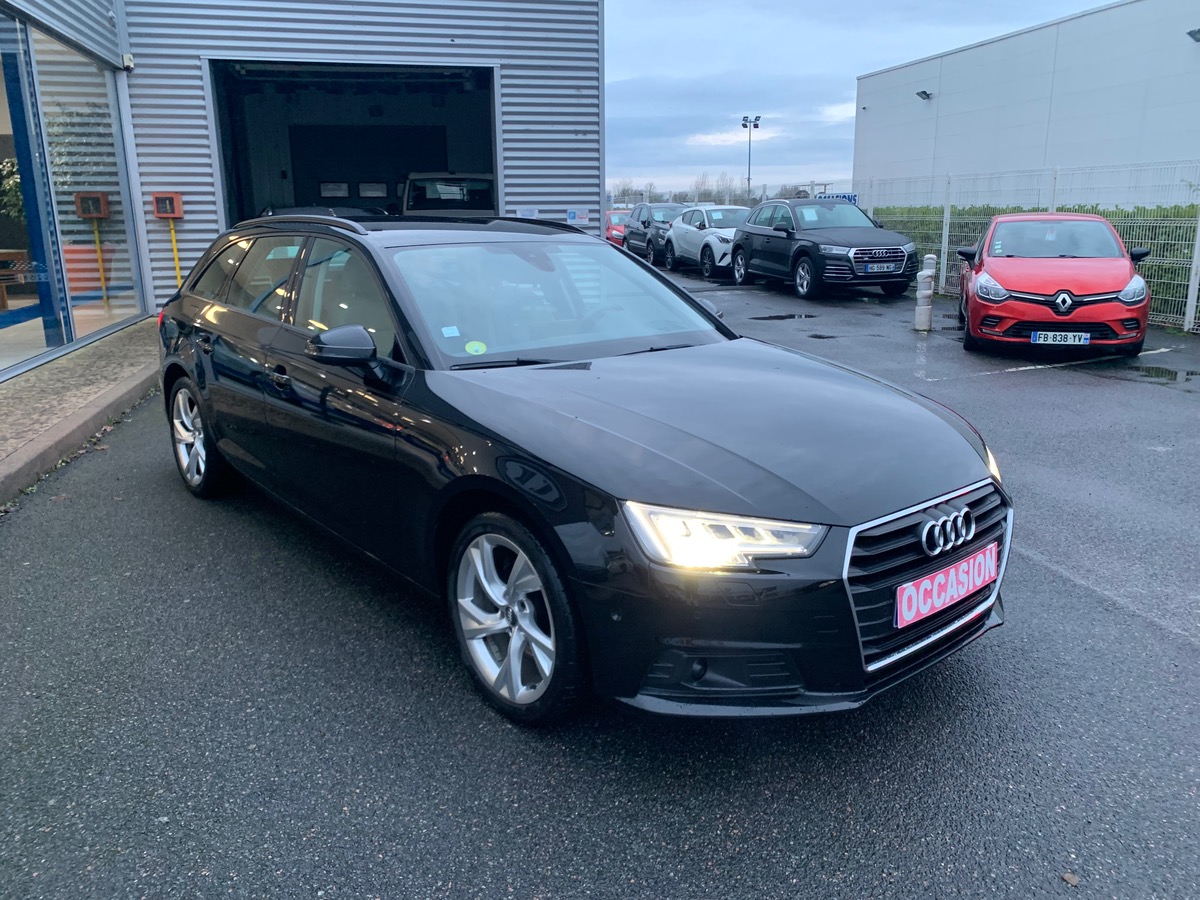 Audi A4 Avant 150 ch | Caméra 360° | Virtual cockpit |  Attelage amovible | Sièges chauffants