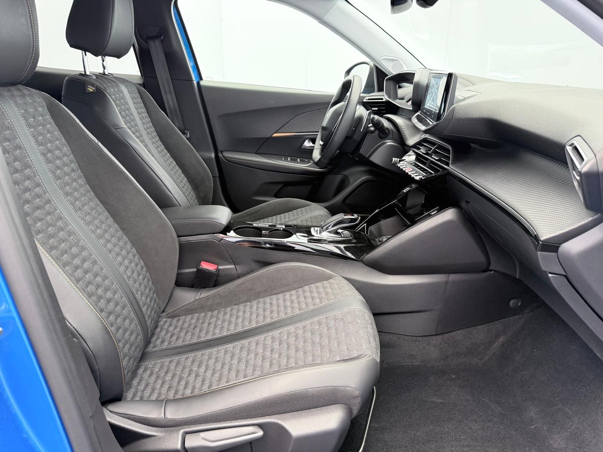 Peugeot 2008 ROADRIP 1.2 PURETECH 130 EAT8  Première main