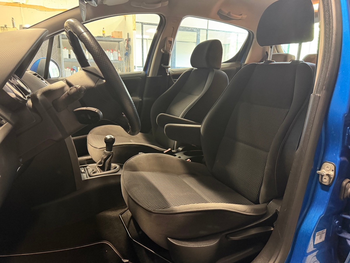 Peugeot 207 1.6 VTI 120CH Premium Pack / 5 portes / Clim auto