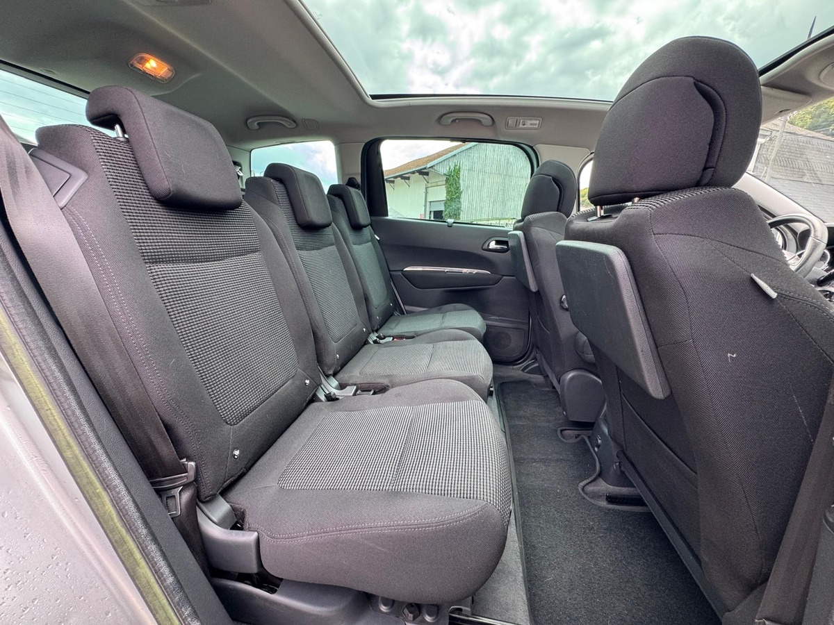 Peugeot 5008 1.6 hdi 110cv 7 places Allure - Garantie
