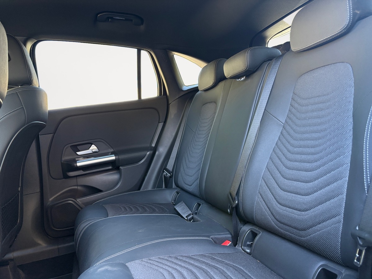 Mercedes-Benz GLA 200 PROGESSIVE LINE / SIEGE CHAUFFANT / HAYON MAINS LIBRE