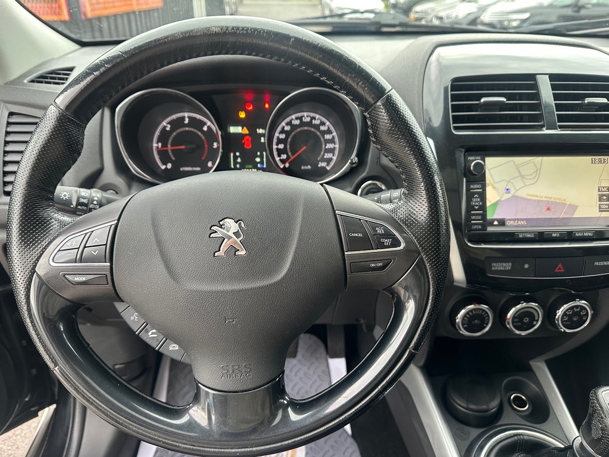 Peugeot 4008 1.6 hdi 115ch STYLE 4 WD/ suivi "