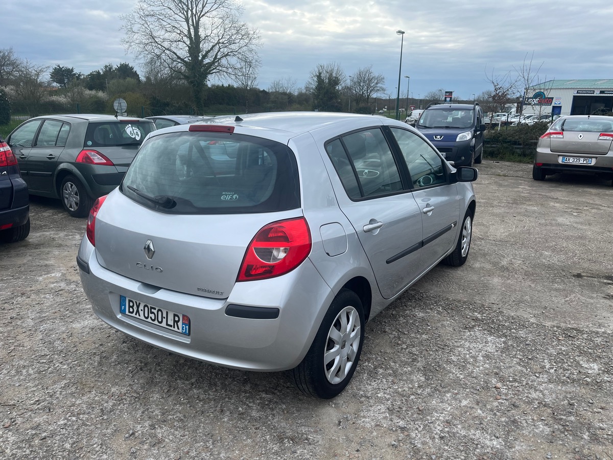 RENAULT Clio 1.2 16v 101548km