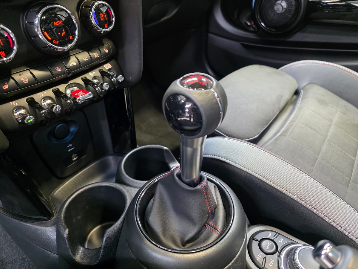 Mini Mini JCW III JOHN COOPER WORKS 1to6 EDITION // EDITION LIMITEE 999 EXEMPLAIRES MONDE