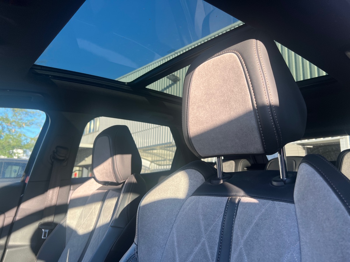 Peugeot 3008 HYbrid4 300cv GT EAT8, SUIVI COMPLET PEUGEOT, TOIT OUVRANT, SIEGES CHAUFFANTS/ MASSANTS