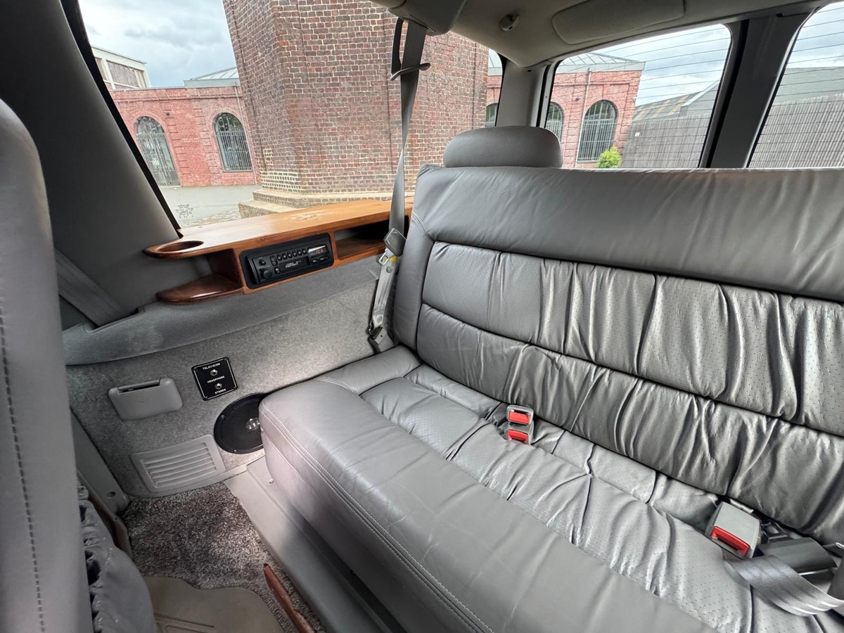 Chevrolet Suburban STARCRAFT 1500 5.7 V8 250cv 7 places