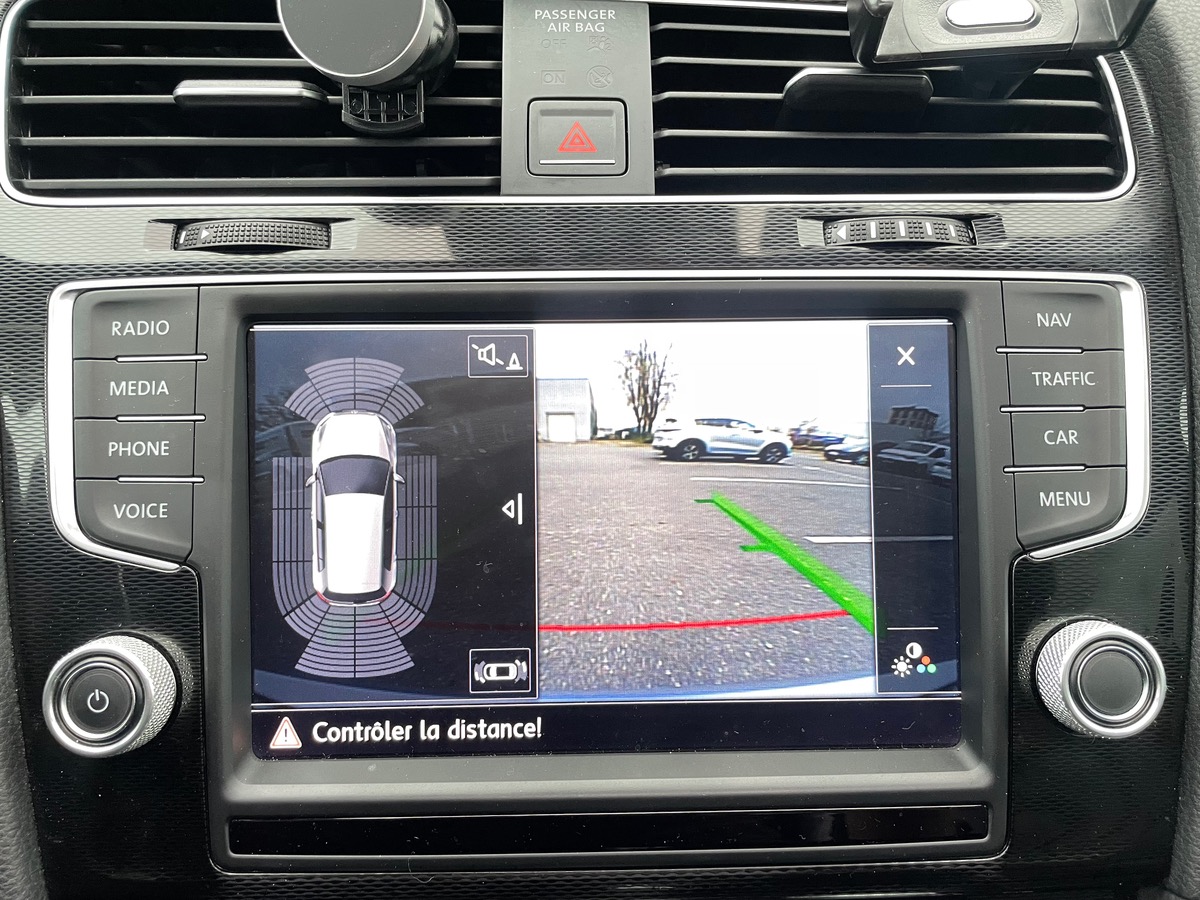 Volkswagen Golf GTI 230