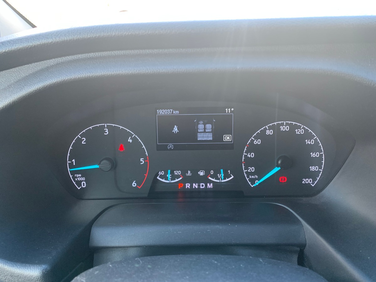 Ford TRANSIT CUSTOM 170 ch | 5 Places | TVA Récupérable