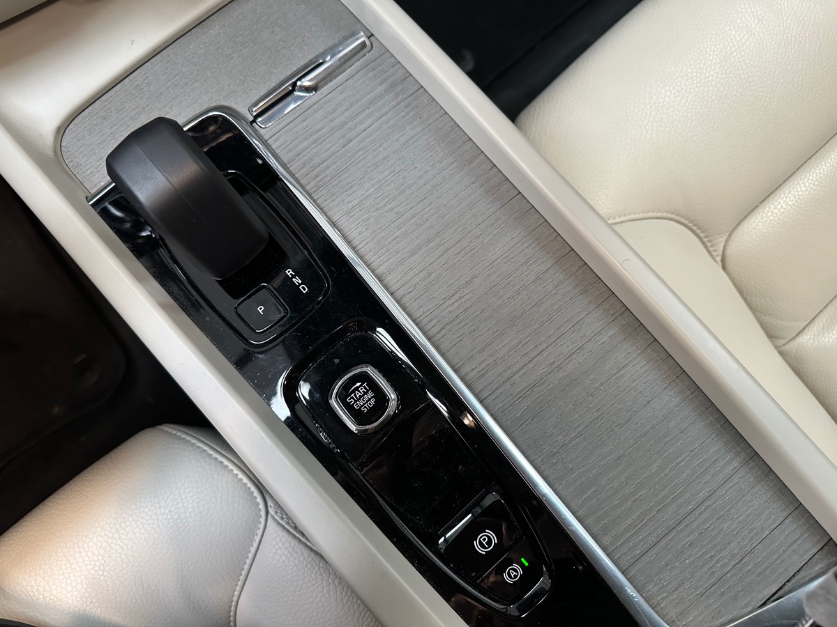 Volvo V60 II B4 197cv START GEARTRONIC 8 Entretient complet Volvo à jour