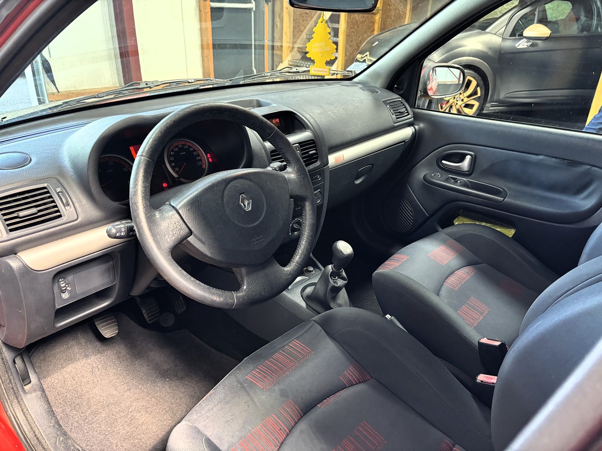 RENAULT Clio II II (2) 1.5 DCI 65 EXTREME 5P
