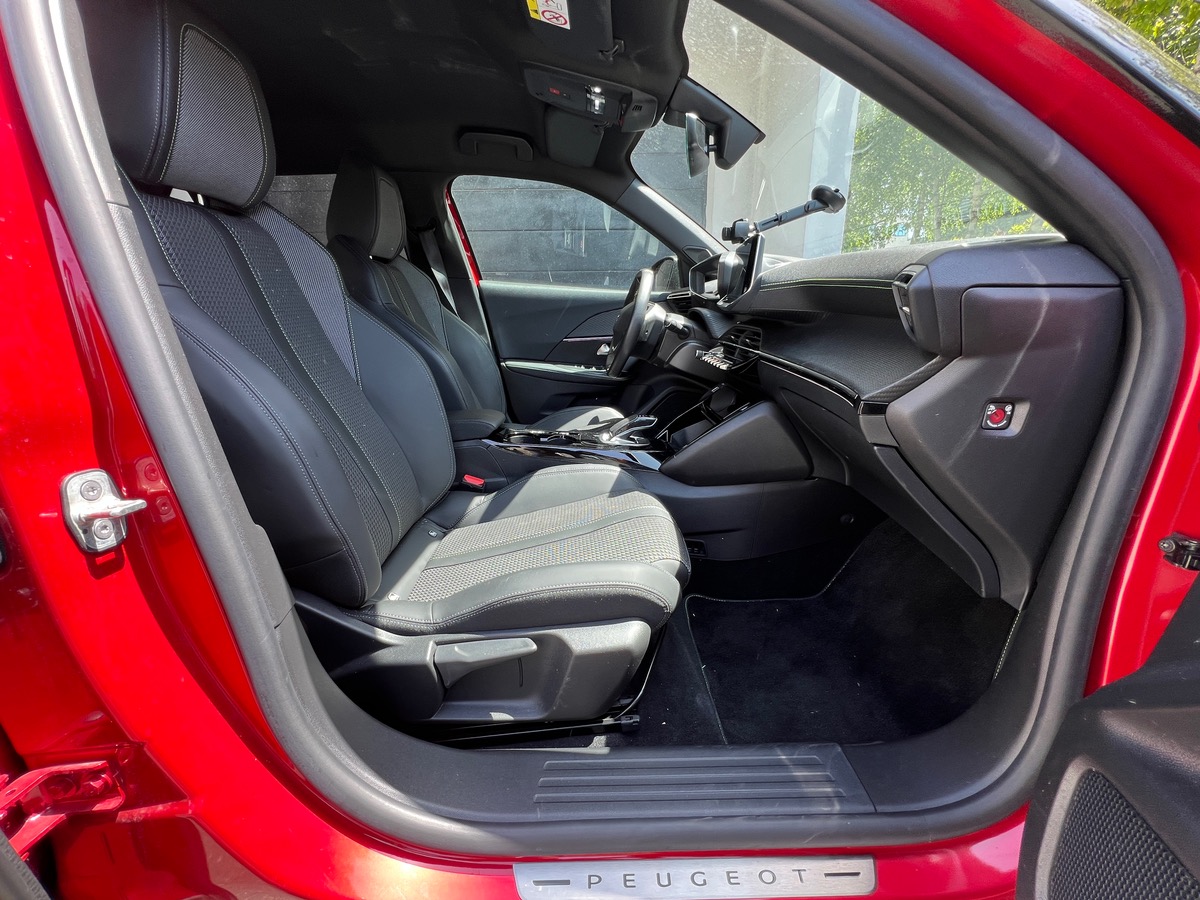 Peugeot 2008 Électrique GT 136