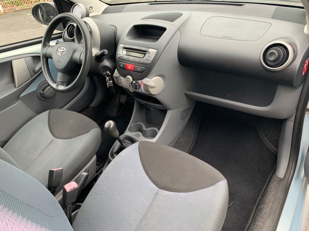 Toyota Aygo SPORT | 68 ch | Climatisation | Jantes alu | ABS | Phares antibrouillard