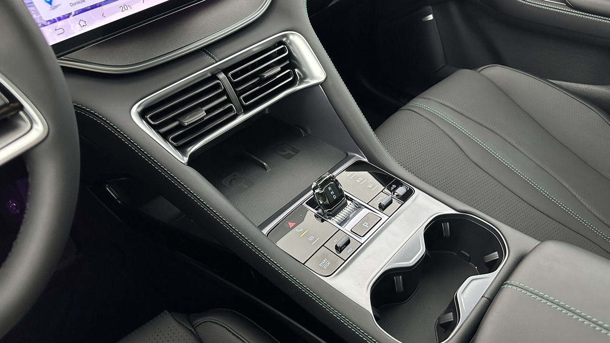 BYD BYD SEAL U 1.5l DM-i 218 chevaux | PHEV Boost (18kWh) | Apple CarPlay | PLUSIEURS COLORIS