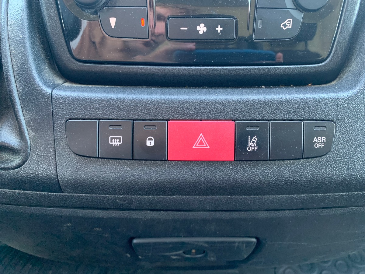 Citroën Jumper 140 ch | Driver | Premiére MAIN | TVA Récupérable | GPS | 3 Places | Attelage