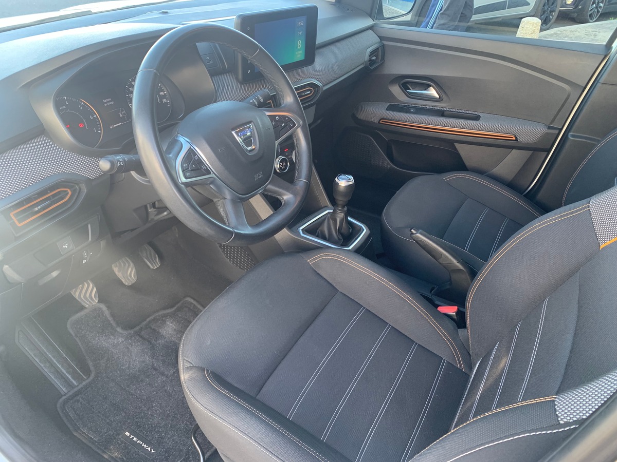 Dacia Sandero Stepway 90 ch | Confort | Régulateur vitesse | Intégration smartphone | Climatisation