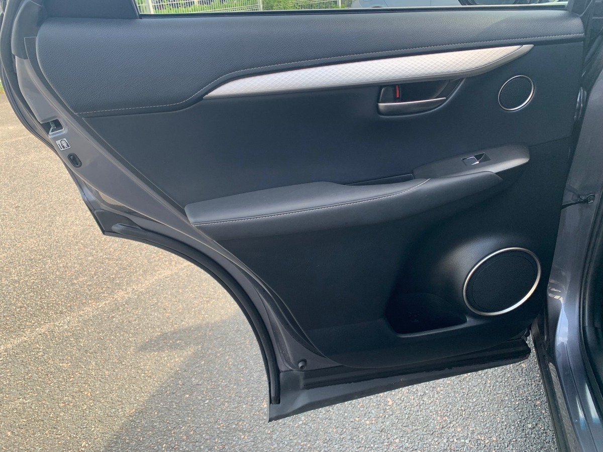 Lexus NX 300h 197 ch | F-SPORT 4WD | Caméra de recul | Siéges électriques | Toit panoramique | GPS