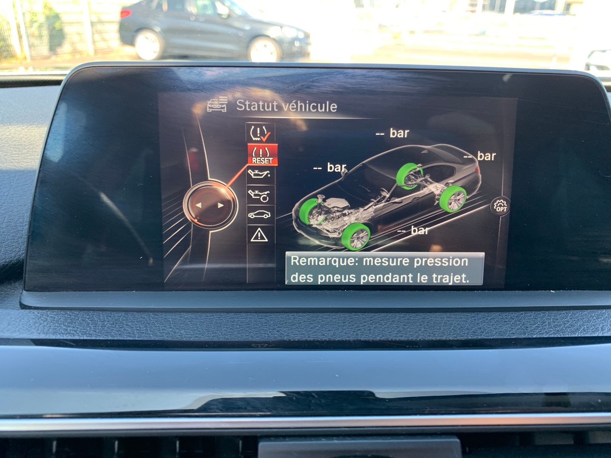 Bmw Série 3 326 | Sport | Régulateur vitesse | GPS | Siéges chauffants | Toit ouvrant | Mode Sport