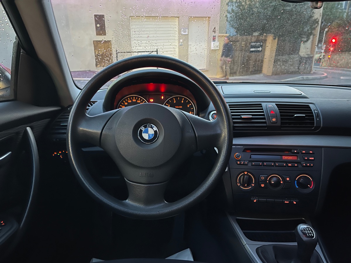 Bmw Série 1 116 i 122 CV / KM réel / Toit Ouvrant / Clim / sièges Chauffants / Radar