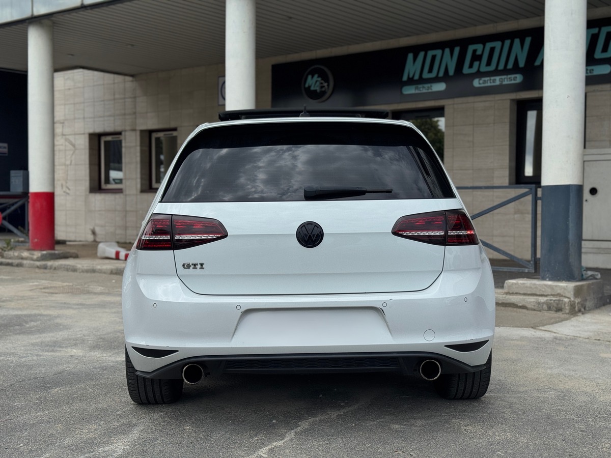 Volkswagen Golf 7 GTI 2.0 TFSI 230 cv BVM6 - Toit Ouvrant