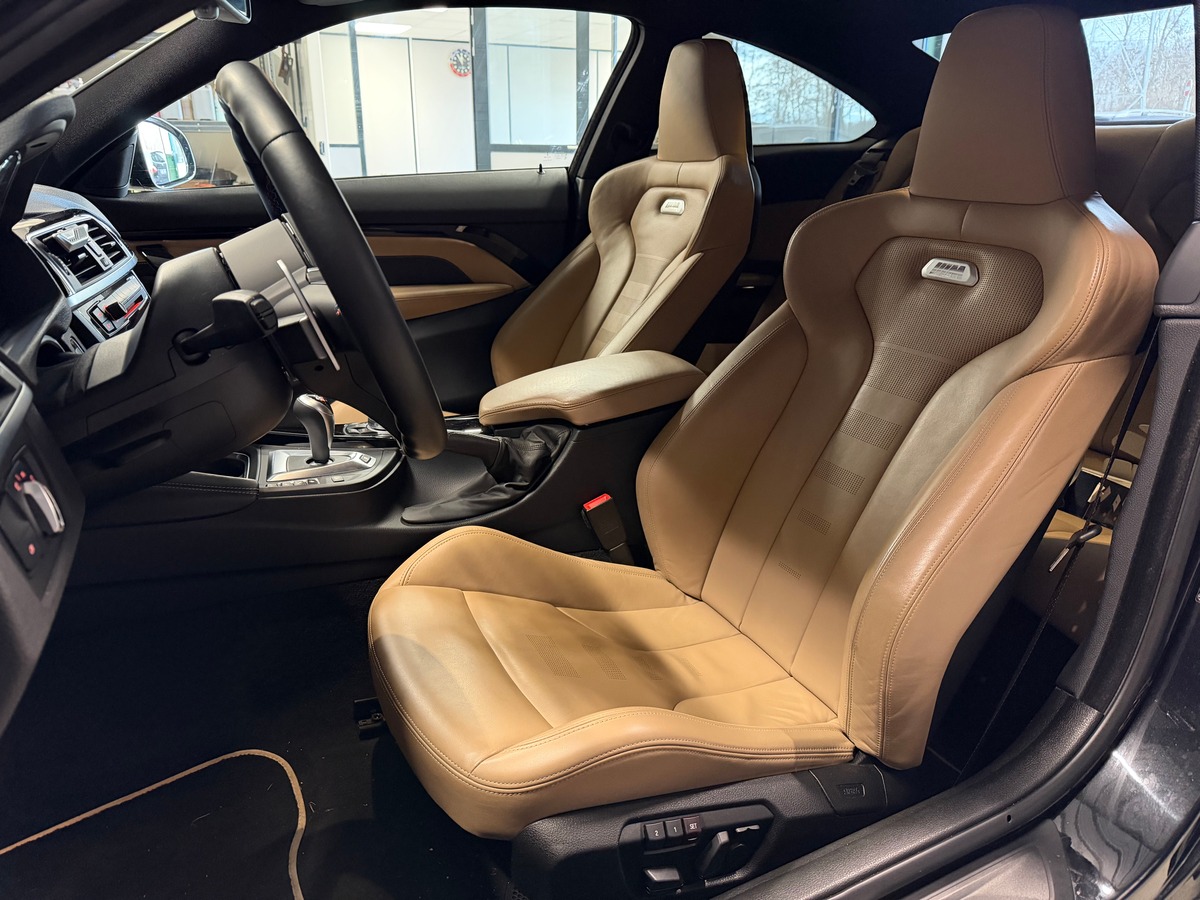 Bmw M4 Coupé F82 3.0 431ch M DKG Toit Carbone